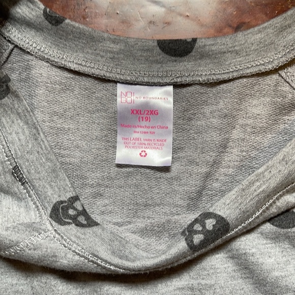 Skull Long-Sleeve - Picture 3 of 5